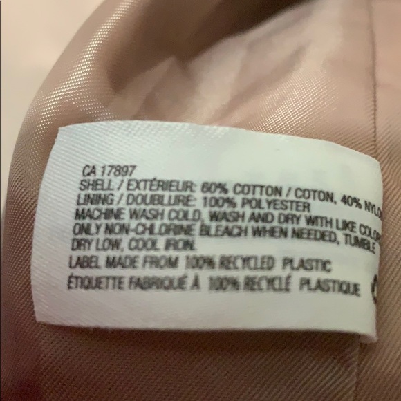 Gap trench coat 🧥 - Picture 4 of 4